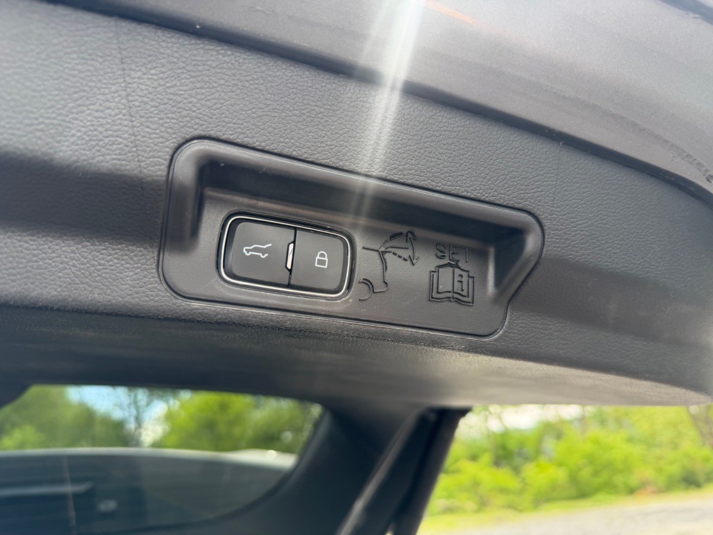 2021 Ford Explorer Image 25