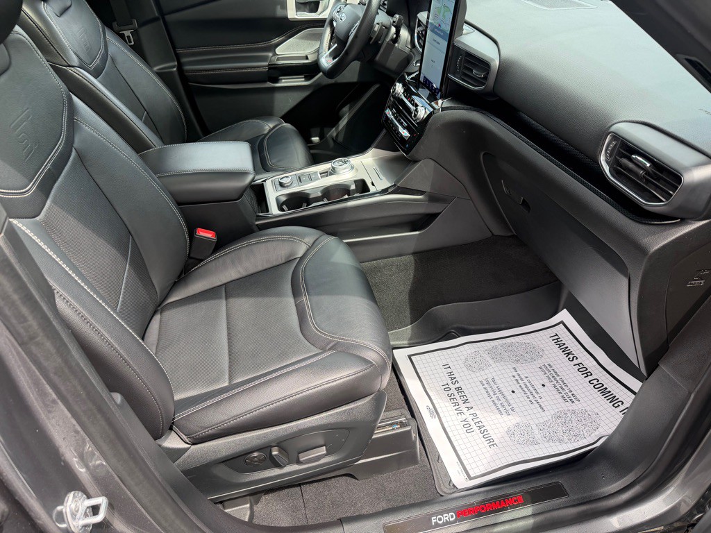 2021 Ford Explorer Image 30