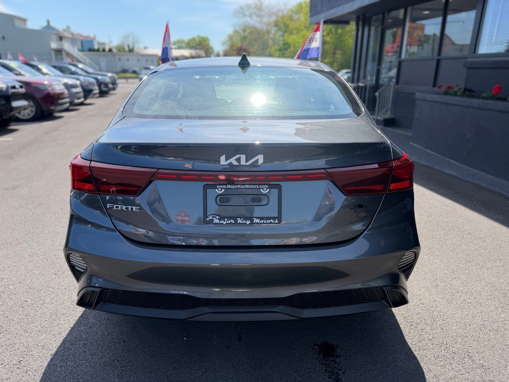 2023 Kia Forte Image 5