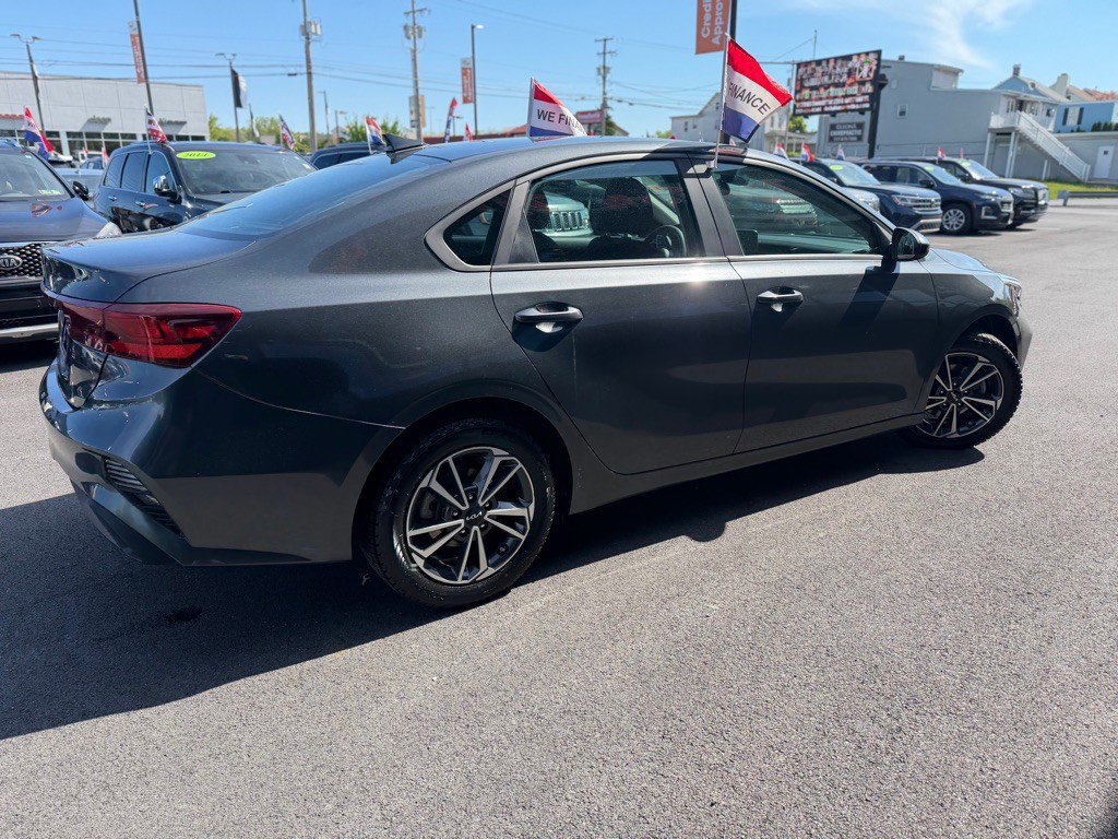 2023 Kia Forte Image 7
