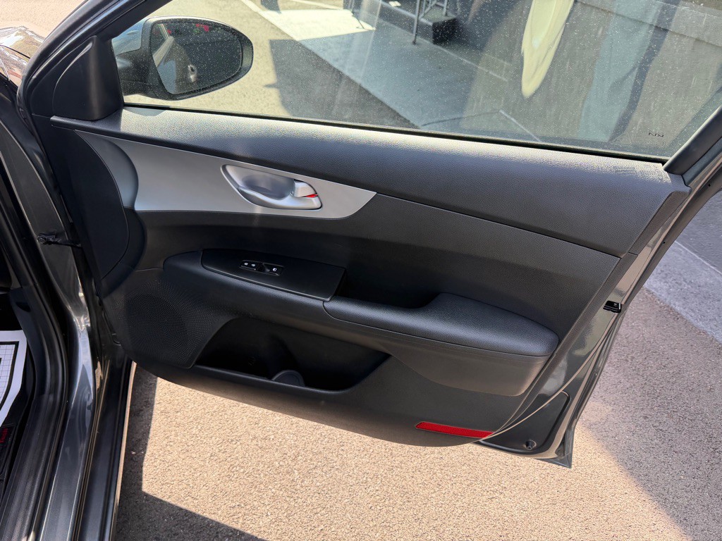 2023 Kia Forte Image 24