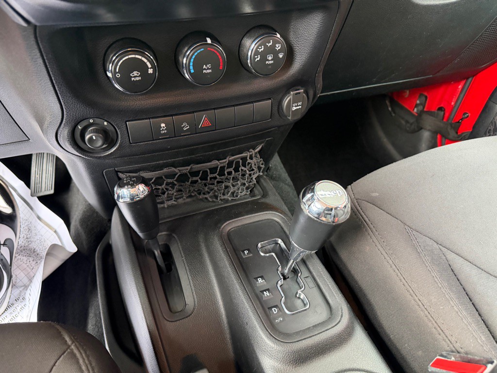 2015 Jeep Wrangler Unlimited Image 17