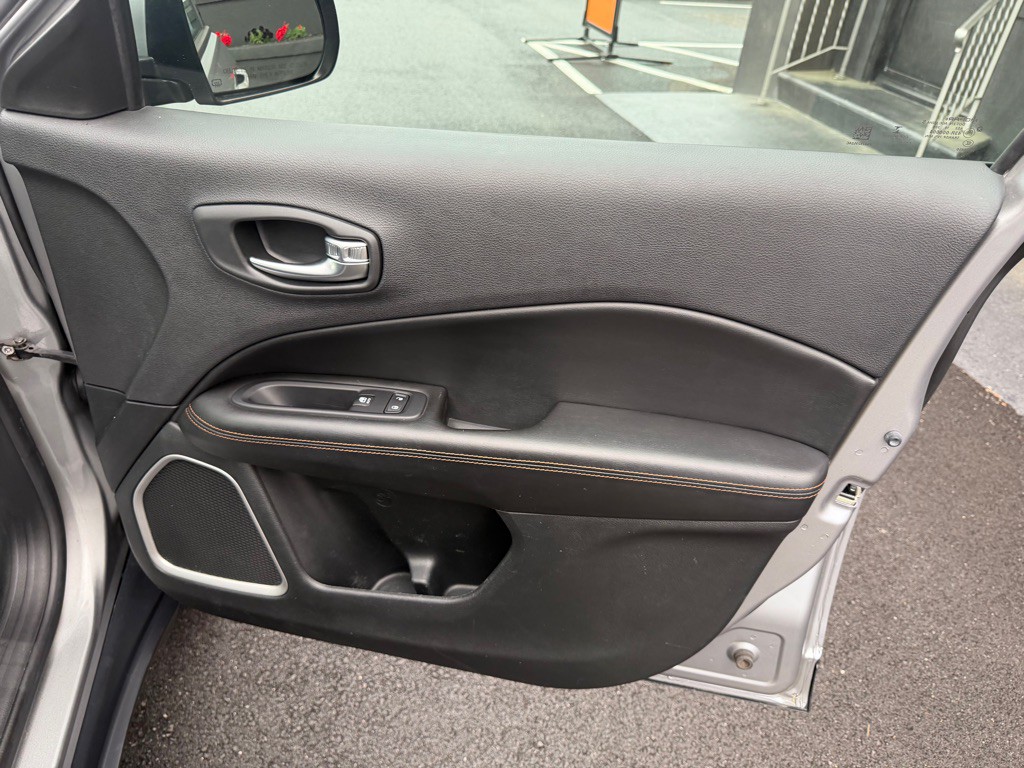 2019 Jeep Compass Image 25