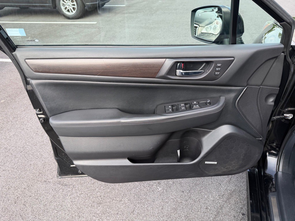 2016 Subaru Legacy Image 12