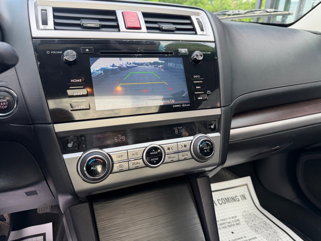 2016 Subaru Legacy Image 17