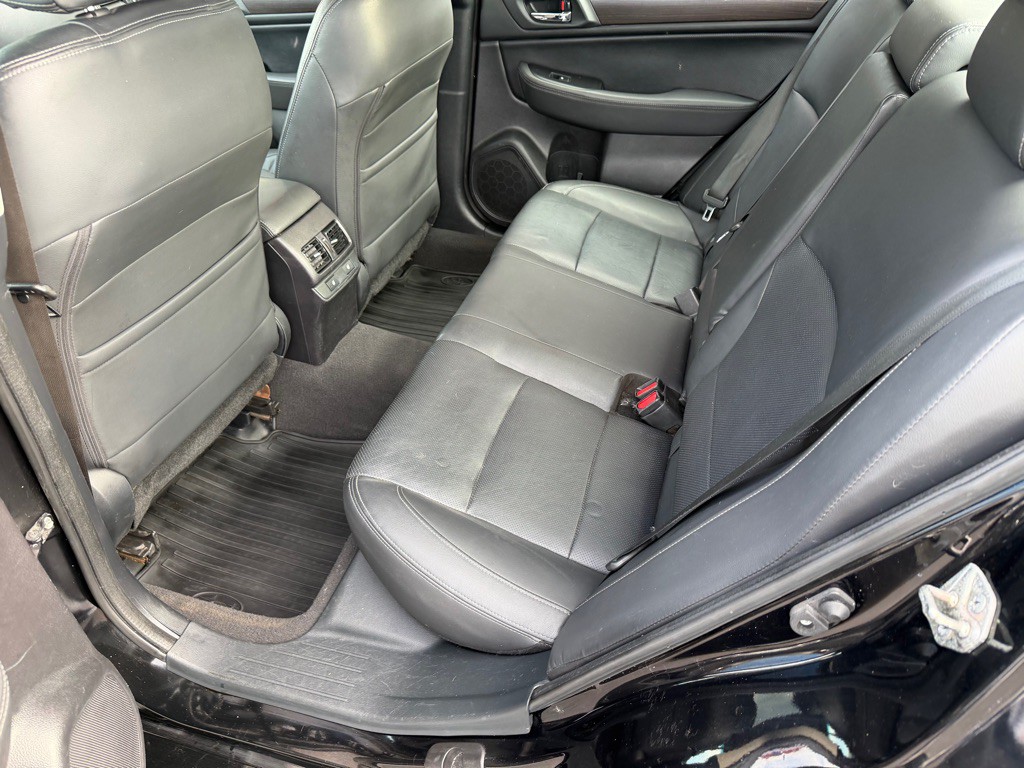 2016 Subaru Legacy Image 21