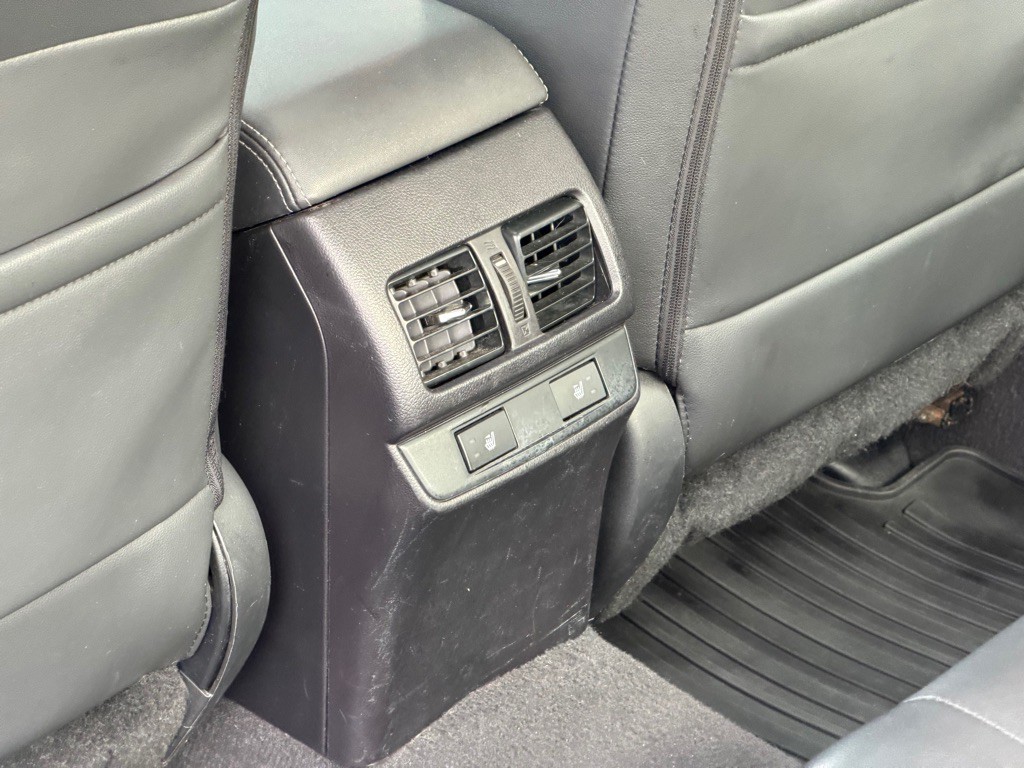 2016 Subaru Legacy Image 22