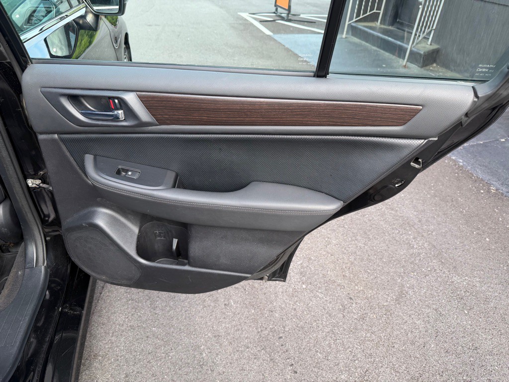 2016 Subaru Legacy Image 24