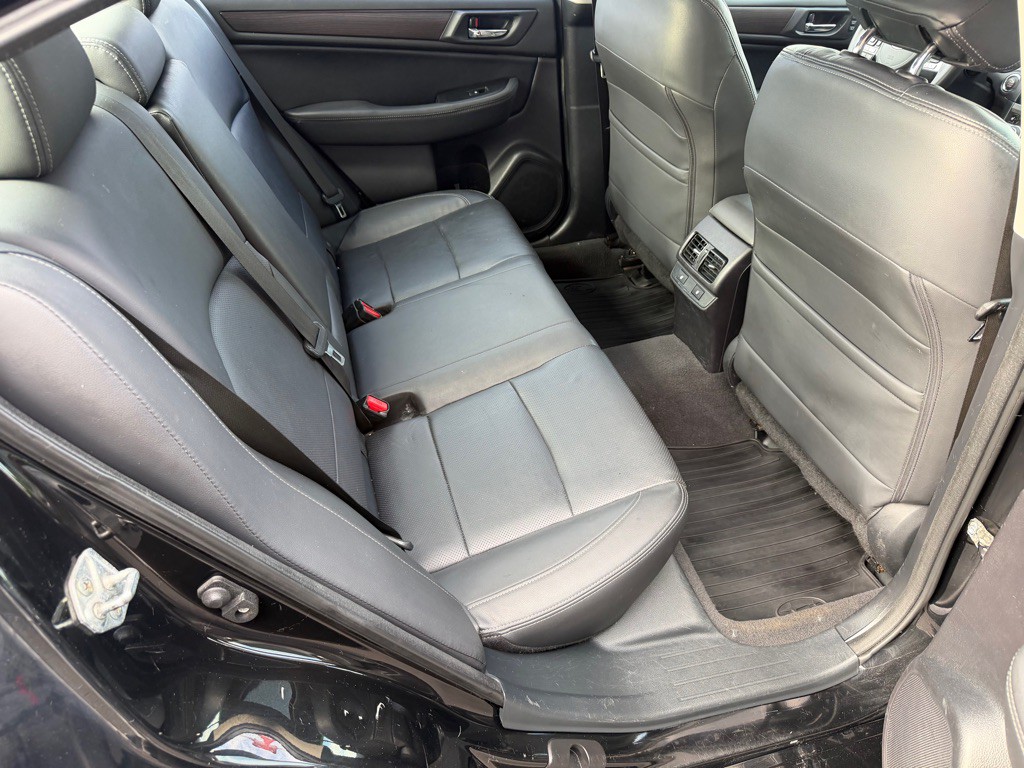 2016 Subaru Legacy Image 25