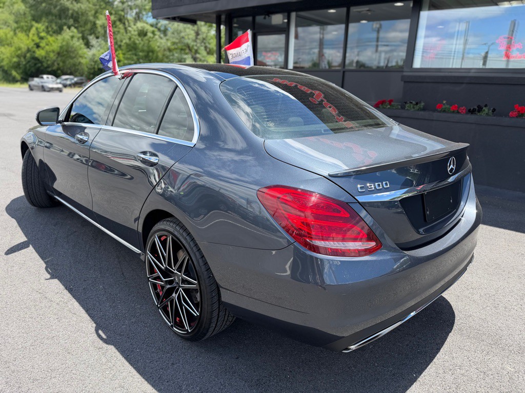 2016 Mercedes-Benz C-Class Image 4