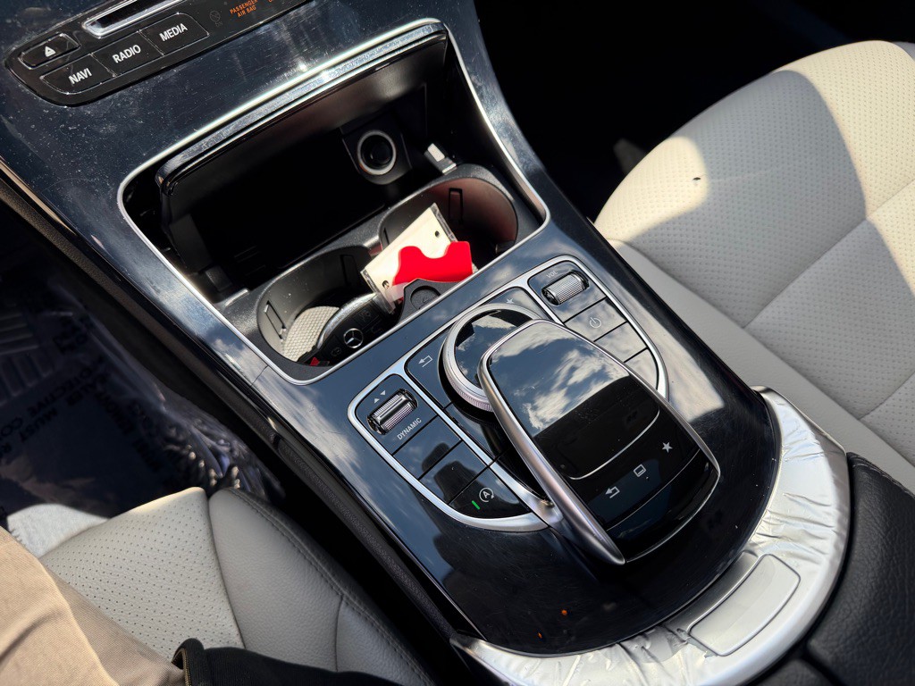 2016 Mercedes-Benz C-Class Image 18