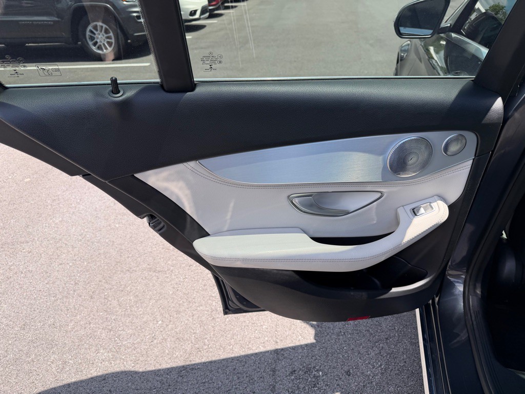 2016 Mercedes-Benz C-Class Image 19