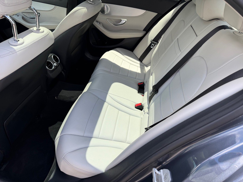 2016 Mercedes-Benz C-Class Image 20