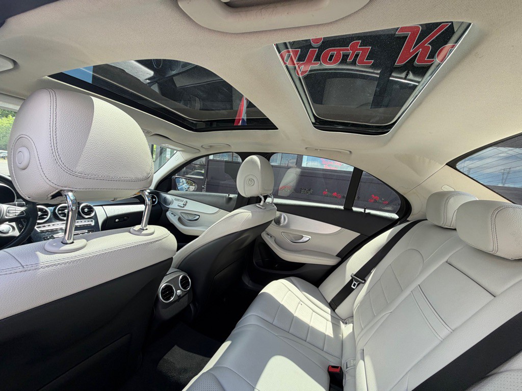 2016 Mercedes-Benz C-Class Image 21