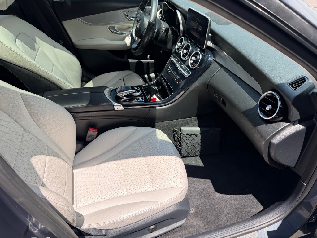 2016 Mercedes-Benz C-Class Image 26