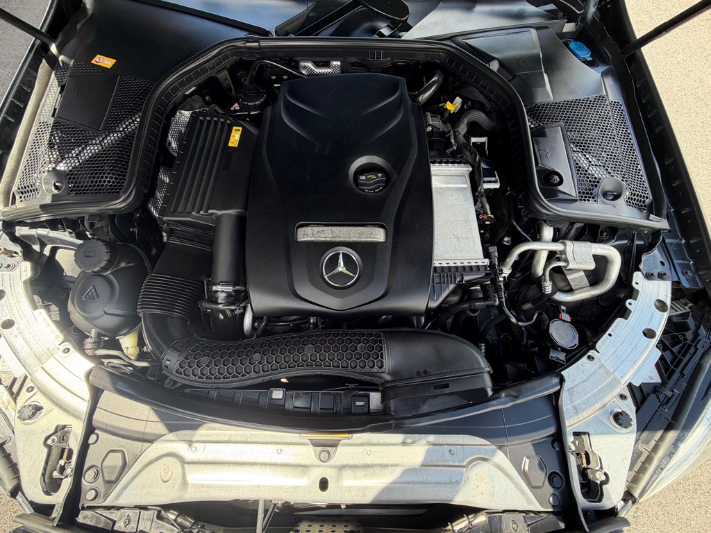 2016 Mercedes-Benz C-Class Image 28