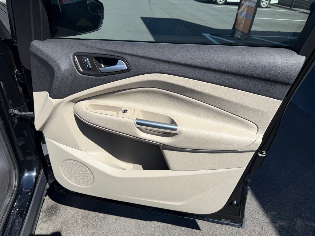 2016 Ford Escape Image 25