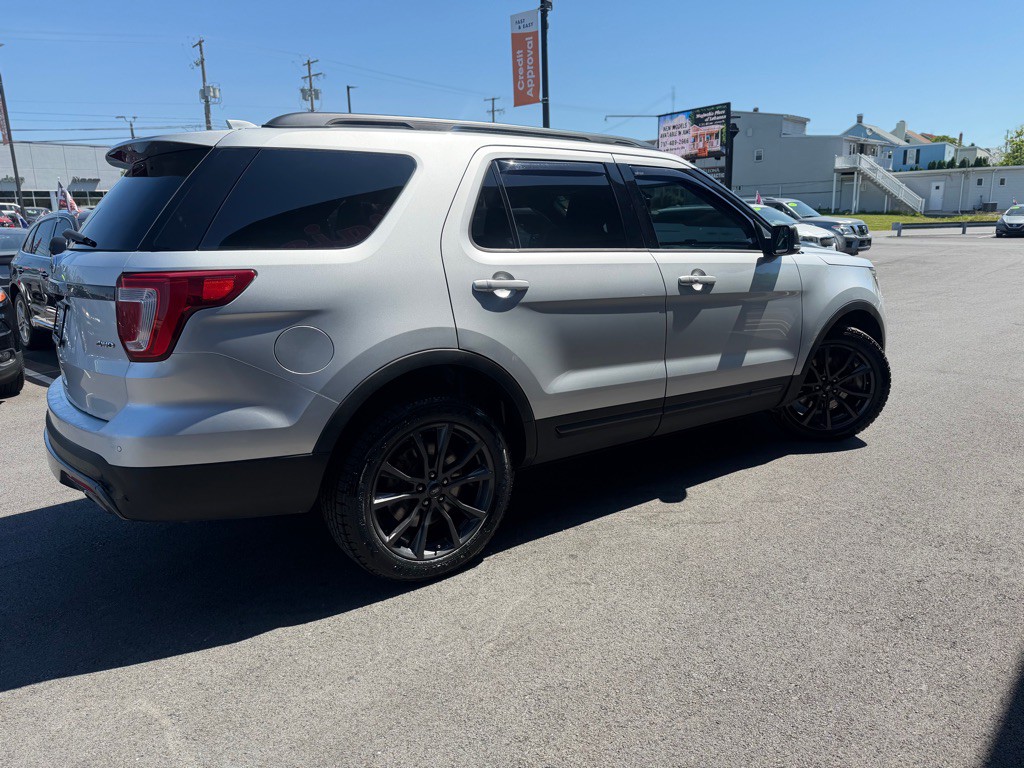 2017 Ford Explorer Image 7