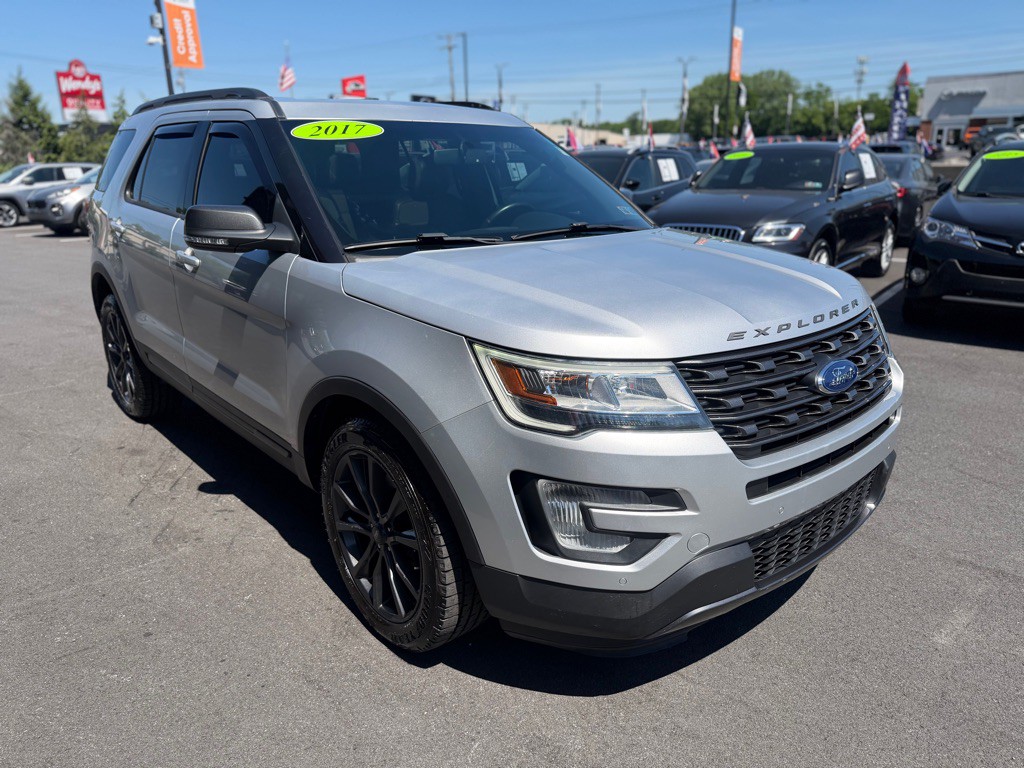 2017 Ford Explorer Image 8