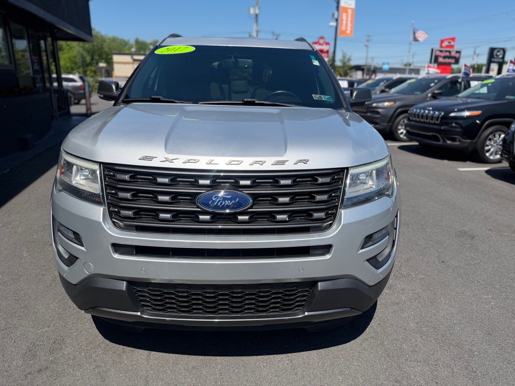2017 Ford Explorer Image 9