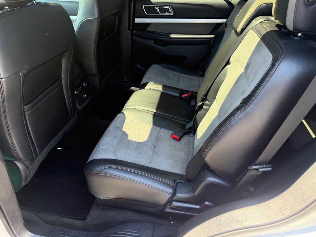 2017 Ford Explorer Image 20