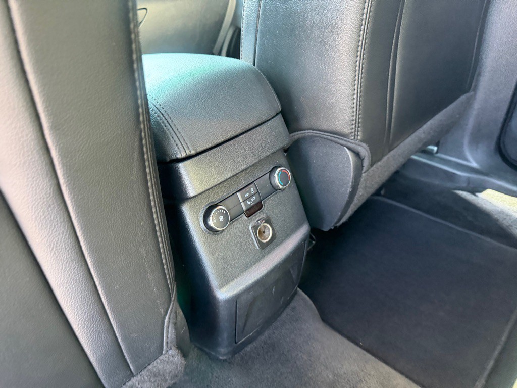 2017 Ford Explorer Image 21