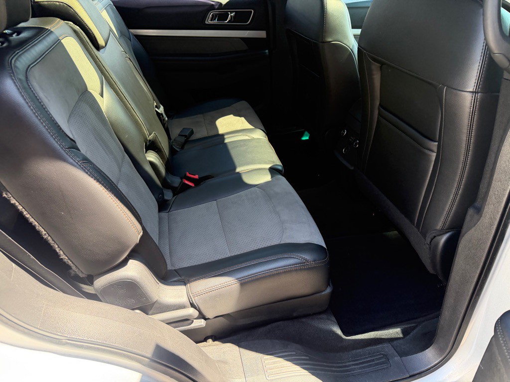 2017 Ford Explorer Image 27