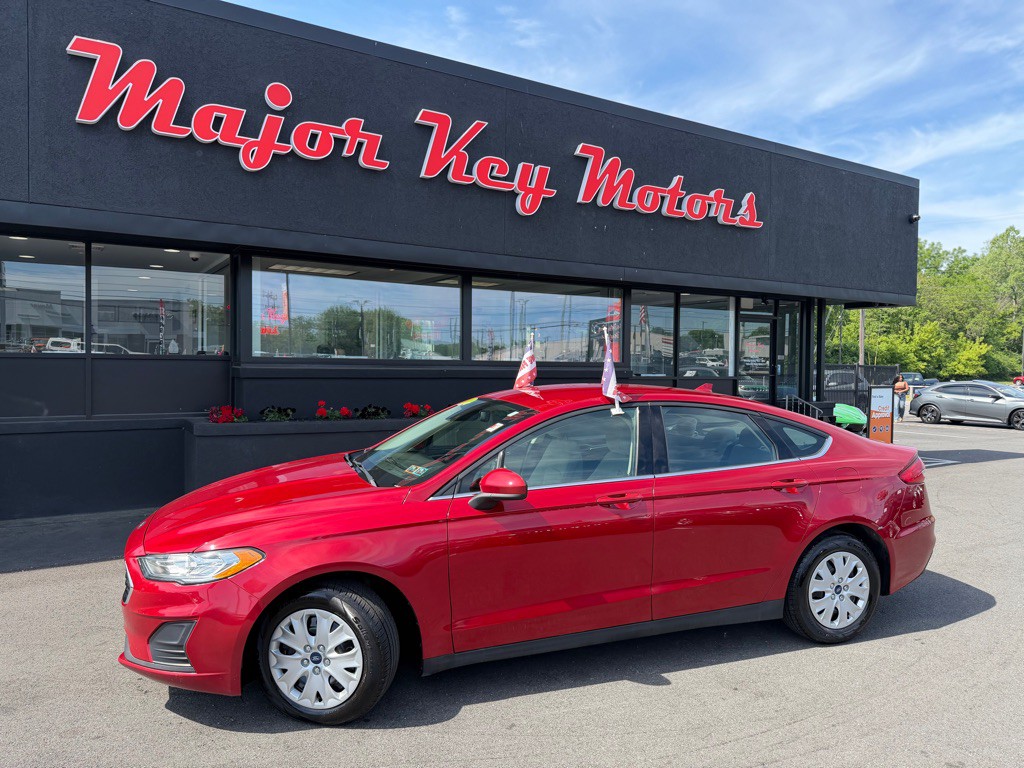 2020 Ford Fusion Image 3