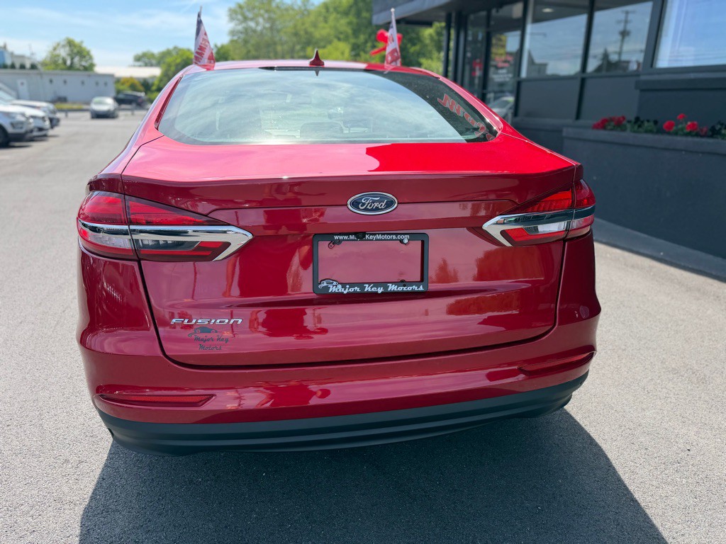 2020 Ford Fusion Image 5