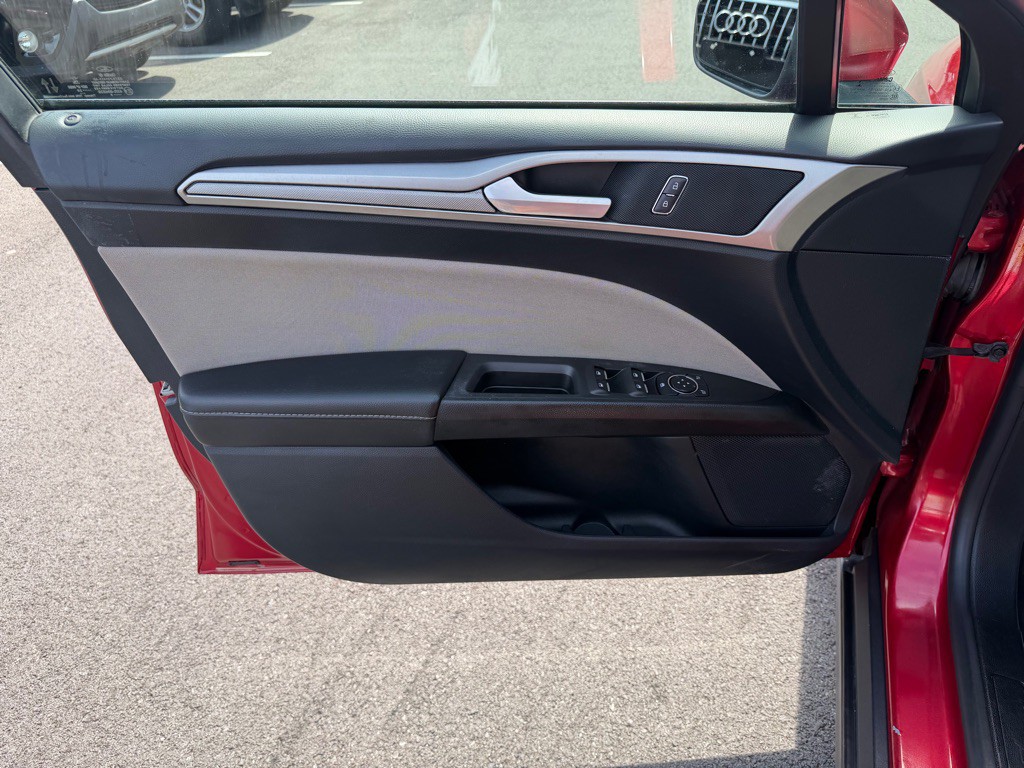 2020 Ford Fusion Image 11
