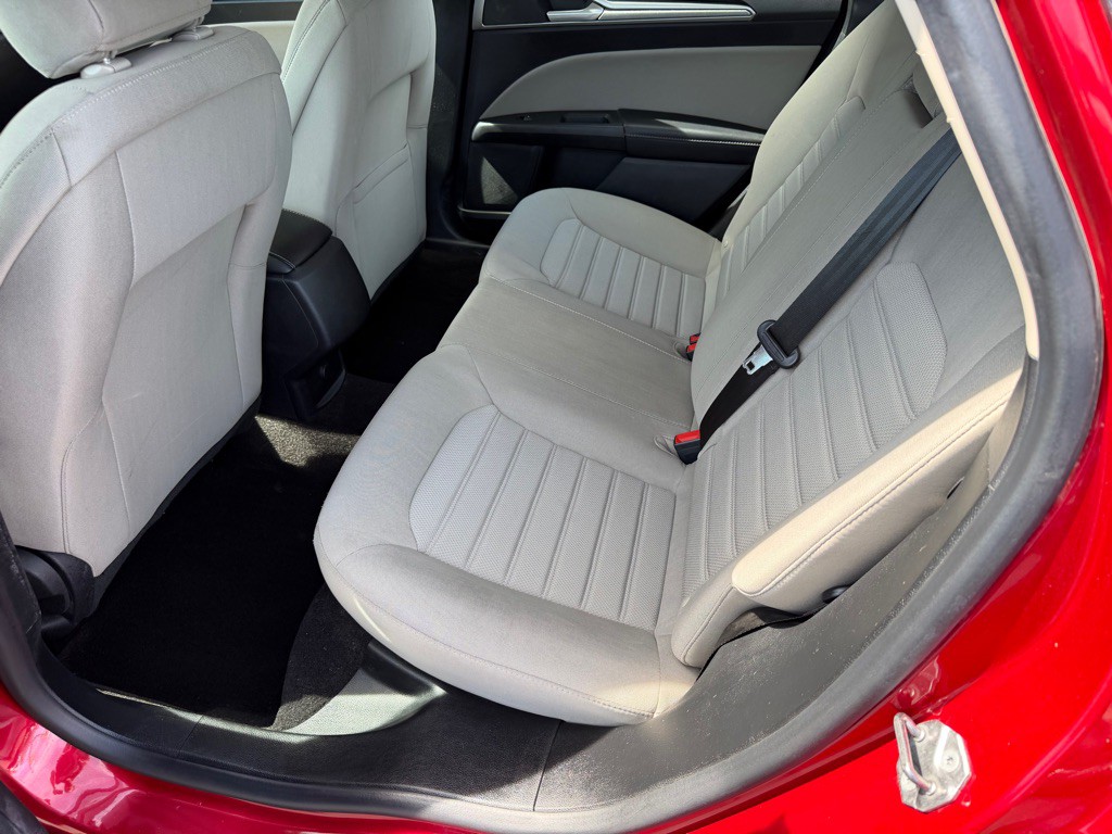 2020 Ford Fusion Image 20