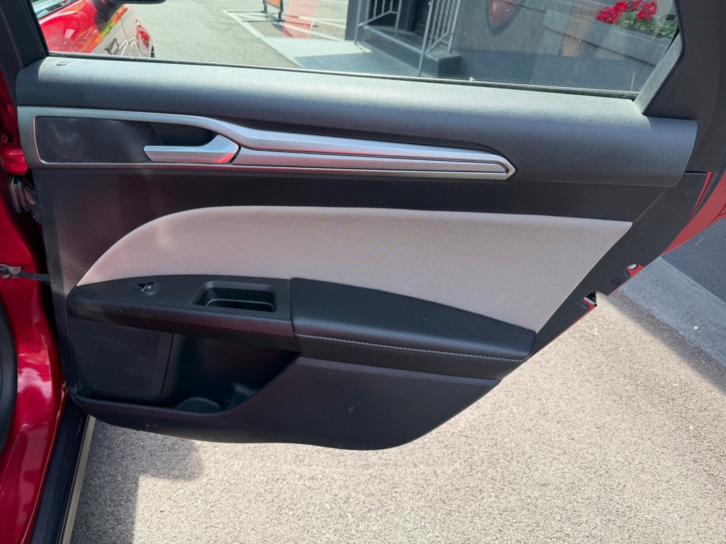 2020 Ford Fusion Image 22