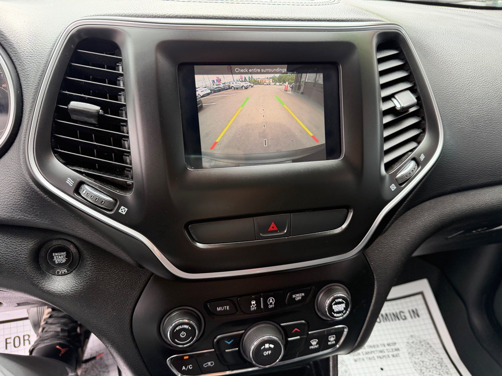 2019 Jeep Cherokee Image 16