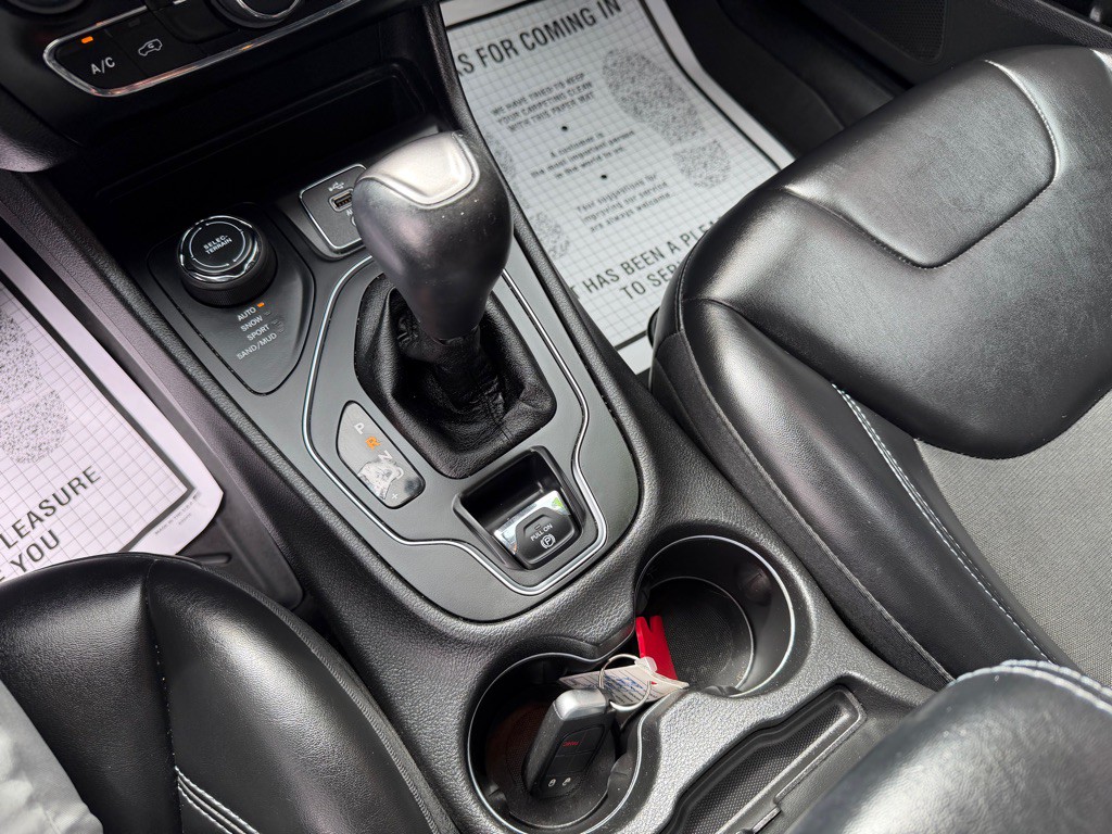 2019 Jeep Cherokee Image 18