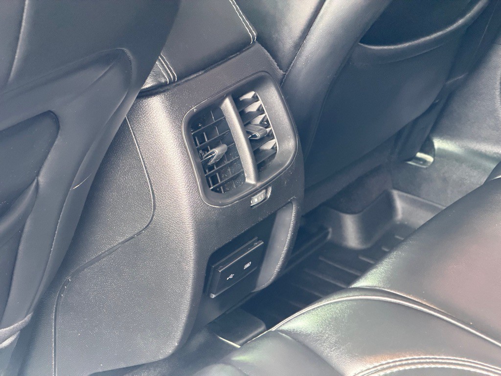2019 Jeep Cherokee Image 21