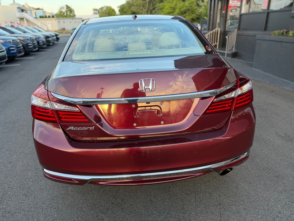 2017 Honda Accord Image 5