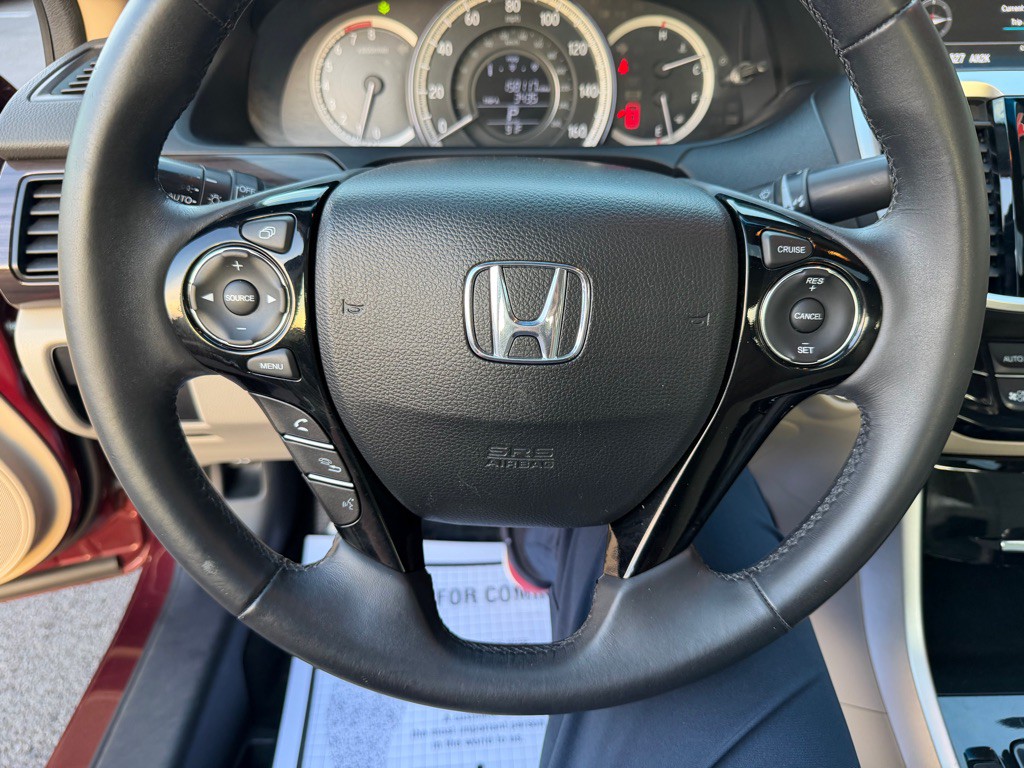 2017 Honda Accord Image 16