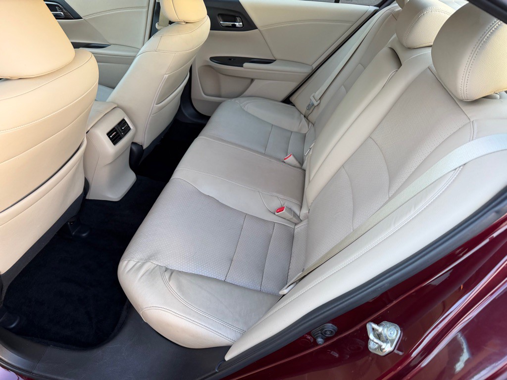2017 Honda Accord Image 22