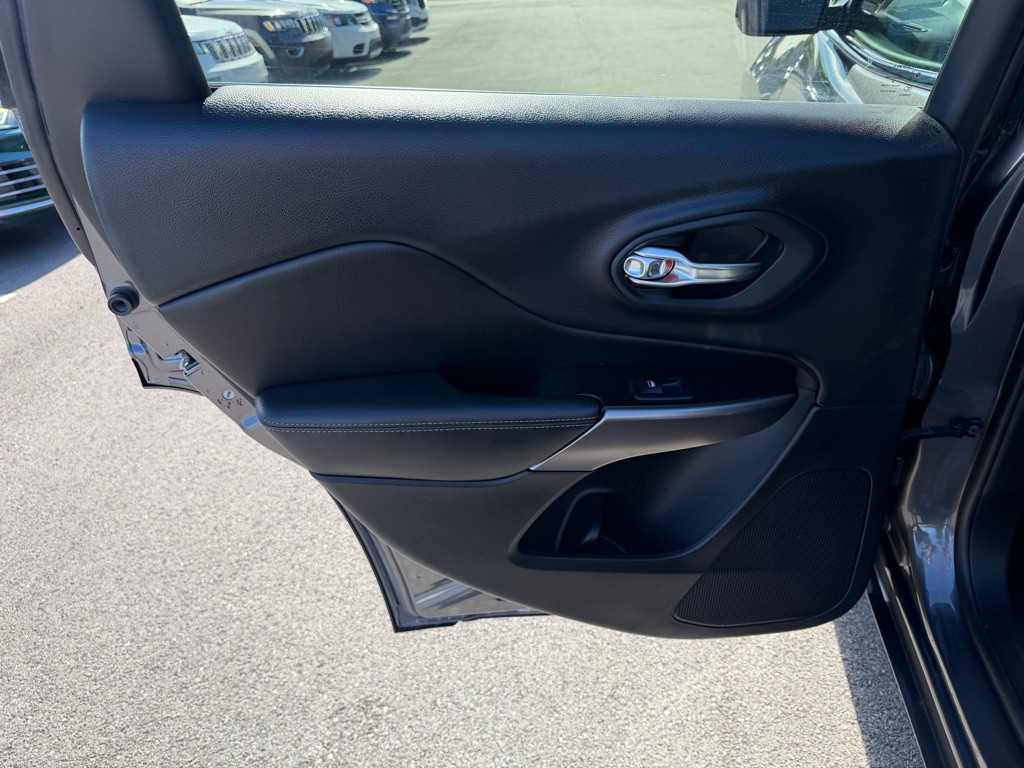 2019 Jeep Cherokee Image 20