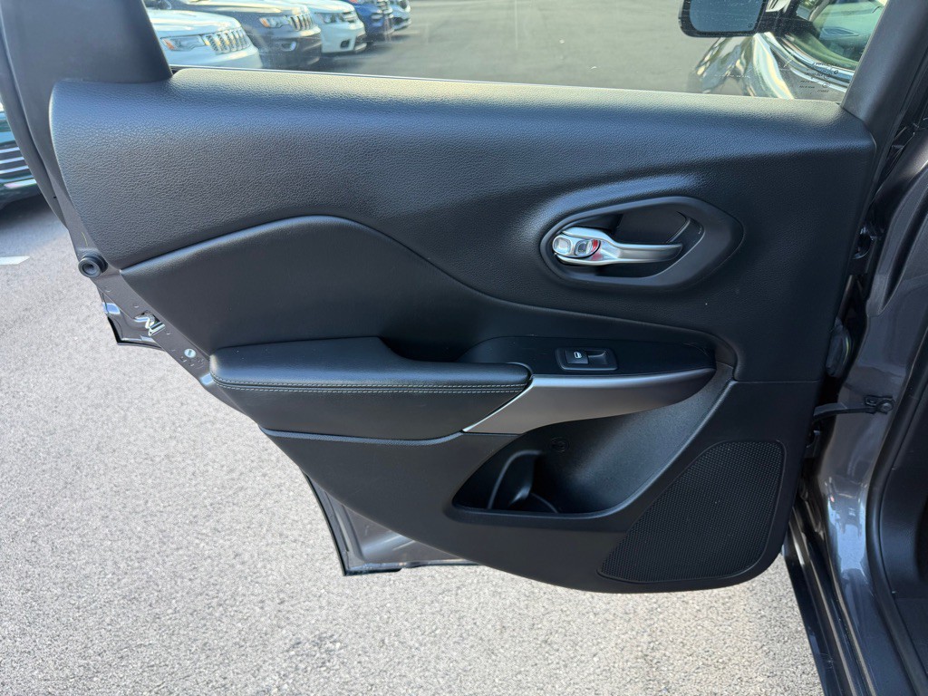 2019 Jeep Cherokee Image 22