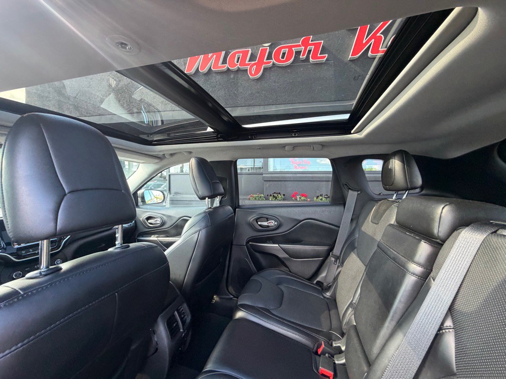 2019 Jeep Cherokee Image 24