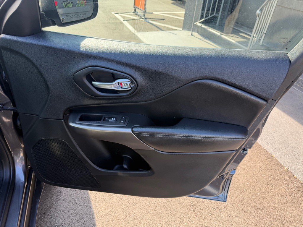 2019 Jeep Cherokee Image 30