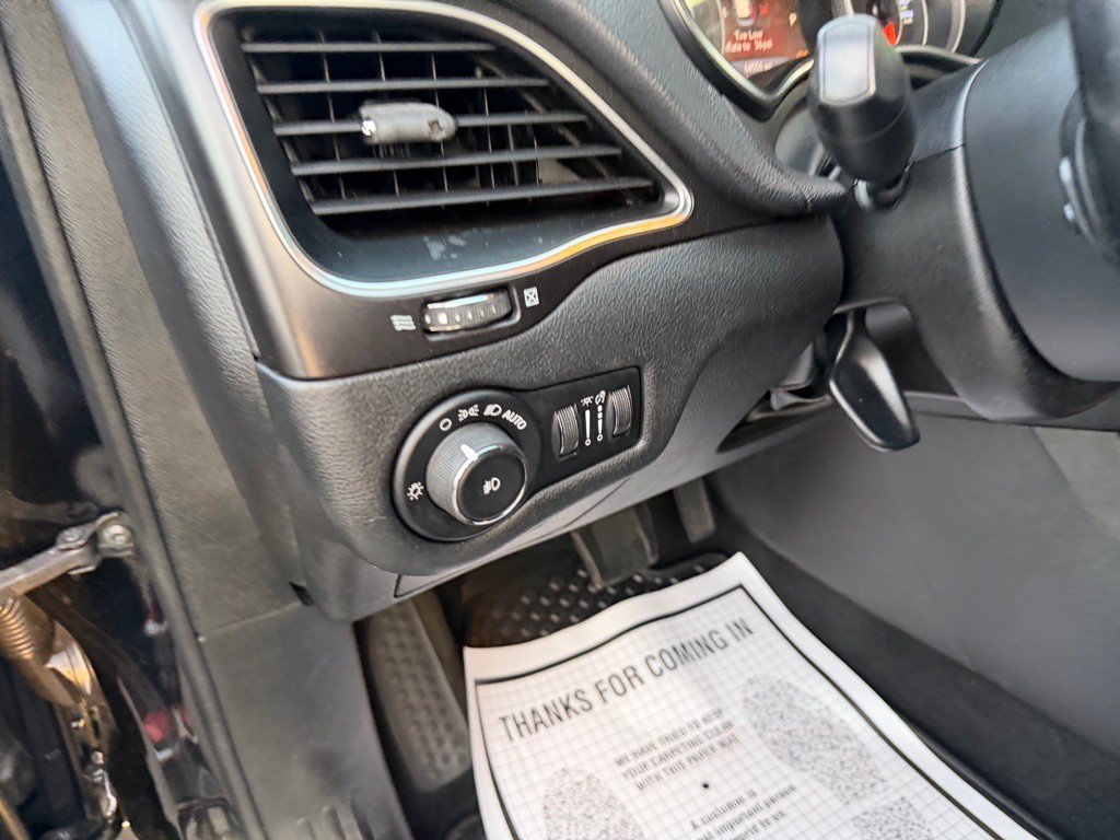 2020 Jeep Cherokee Image 13