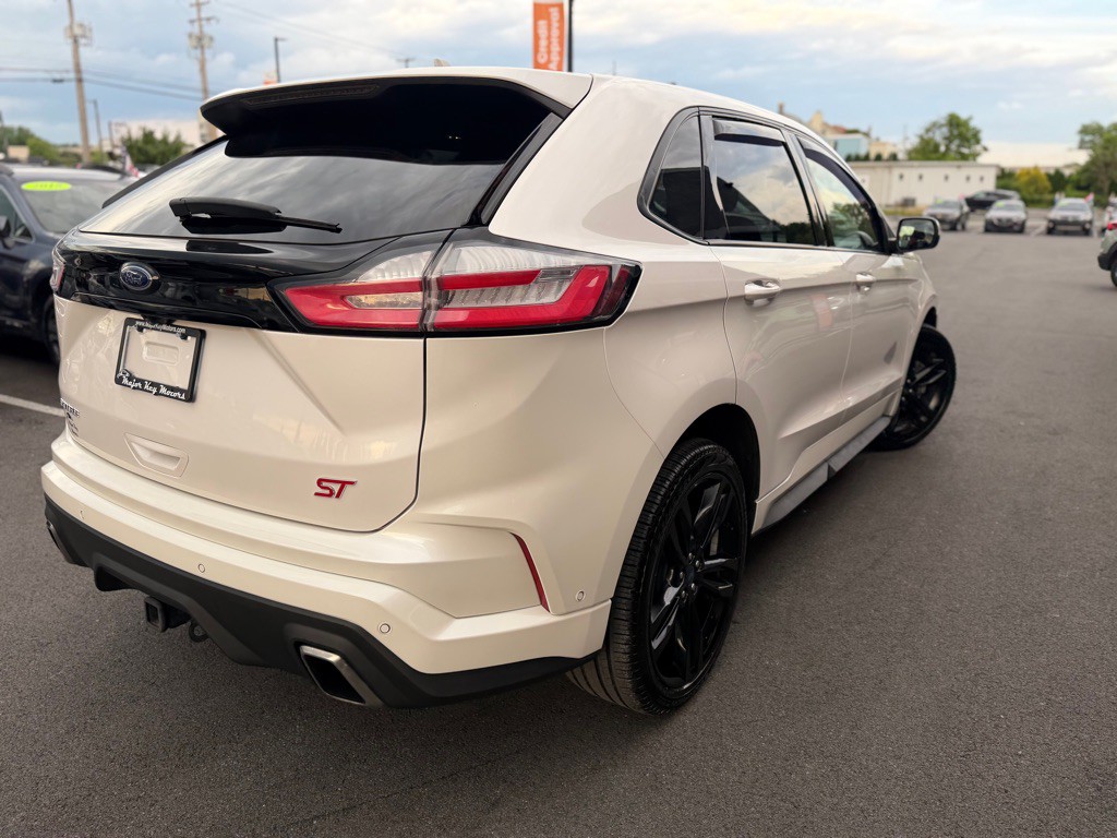 2019 Ford Edge Image 6
