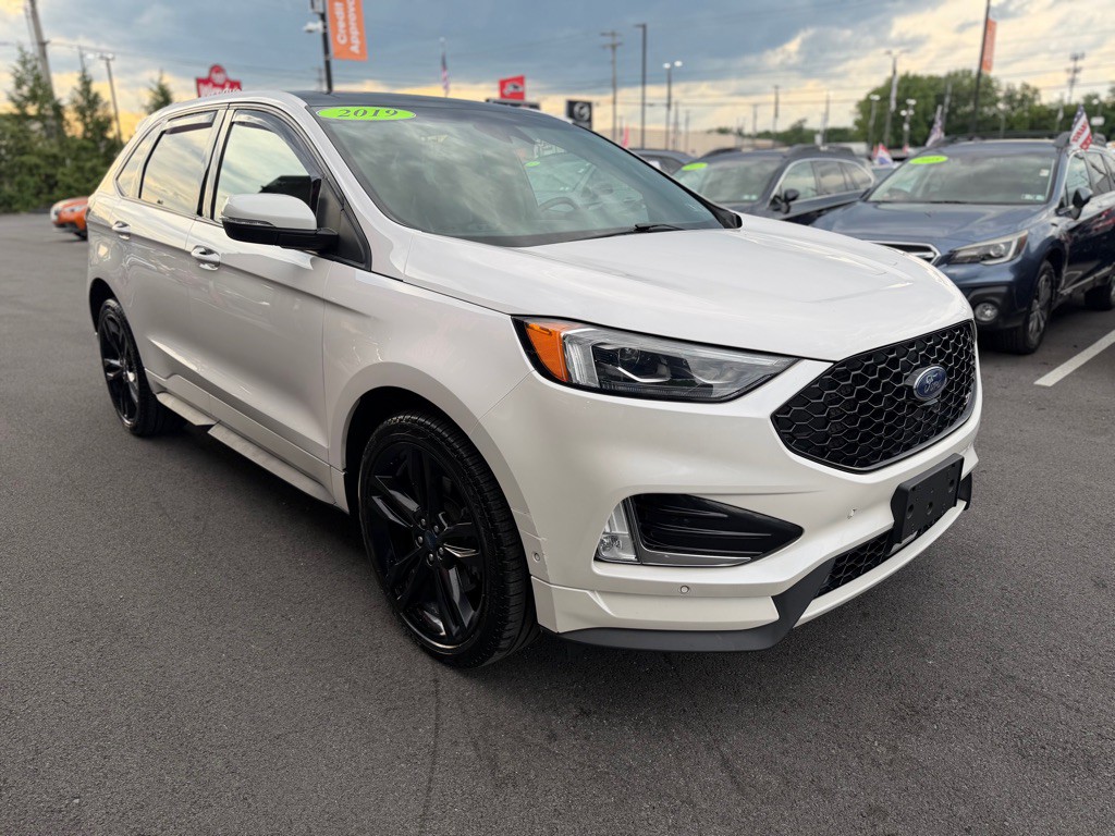 2019 Ford Edge Image 8