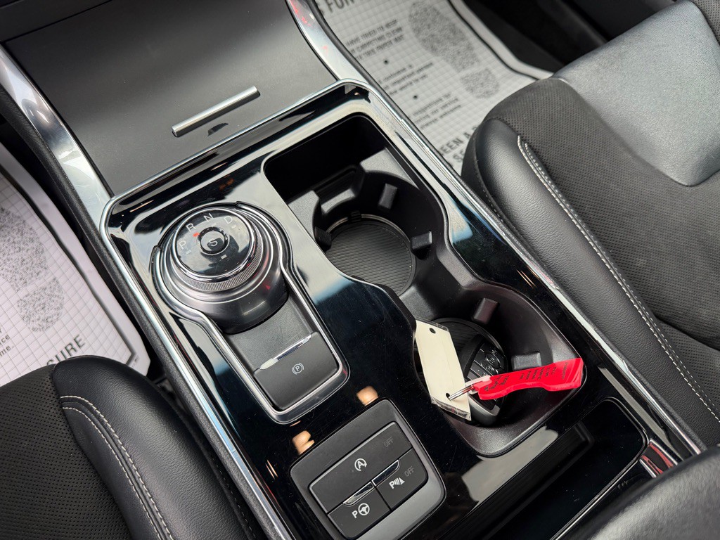 2019 Ford Edge Image 18