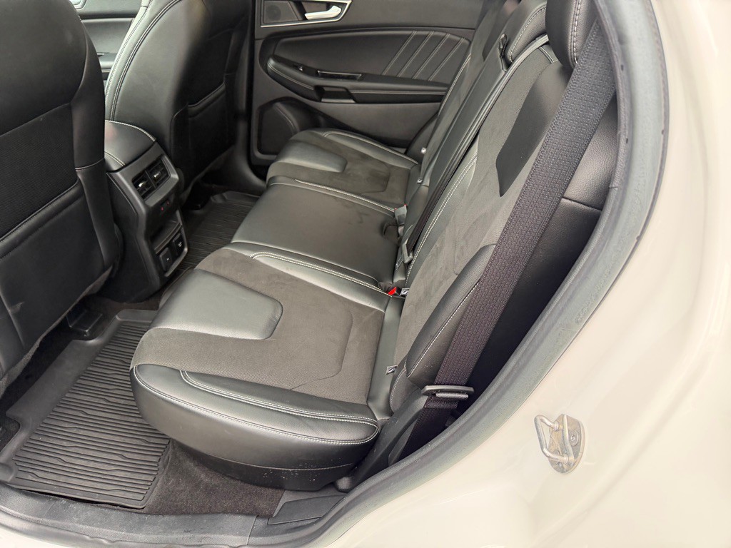 2019 Ford Edge Image 20