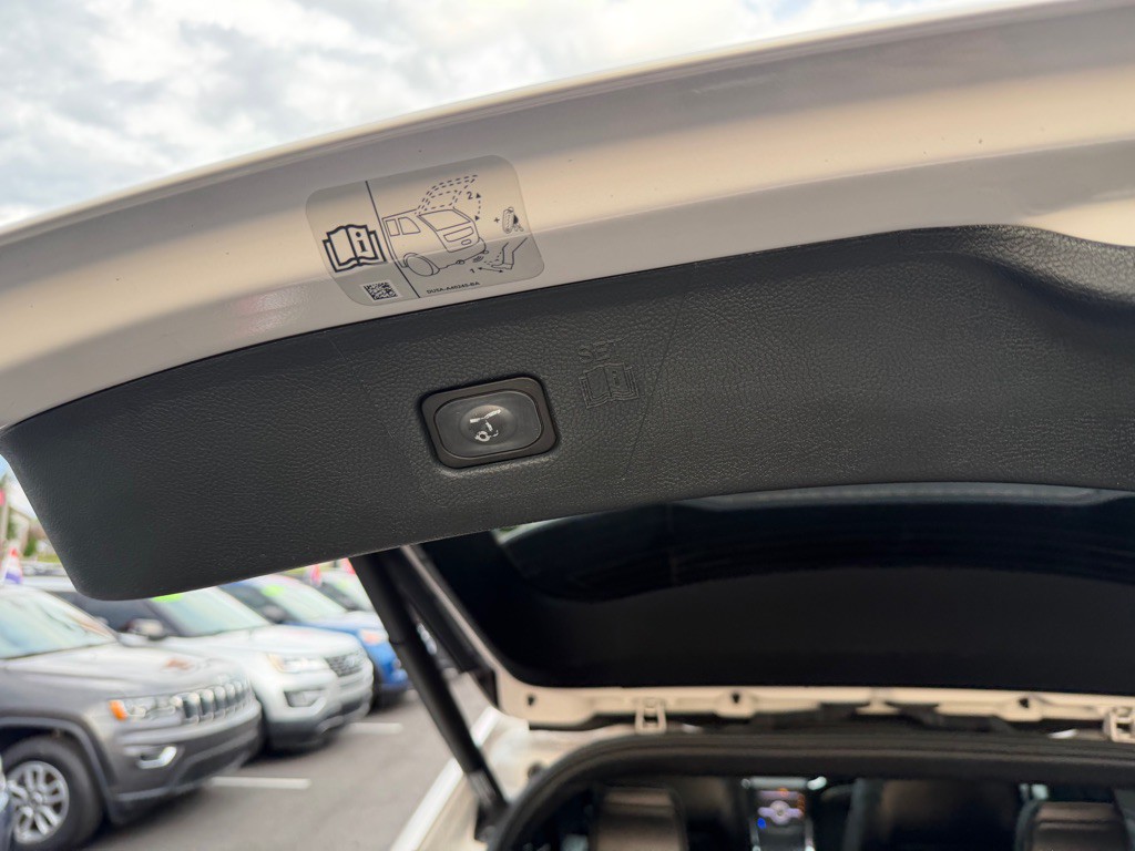 2019 Ford Edge Image 24
