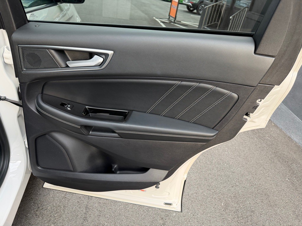 2019 Ford Edge Image 25