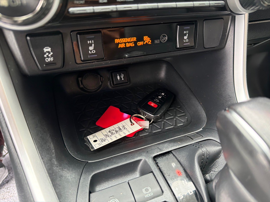 2019 Toyota Rav4 Image 18